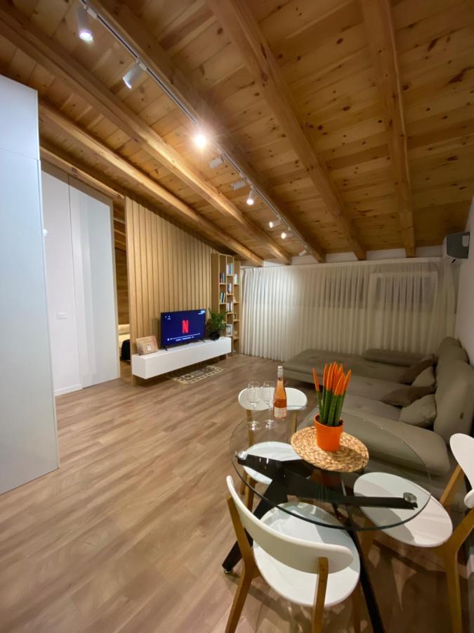 Lovely Loft 1-Bedroom In The Heart Of Тирана Екстериор снимка